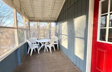 Cottage 6- Lees Ford Marina - Photo 3