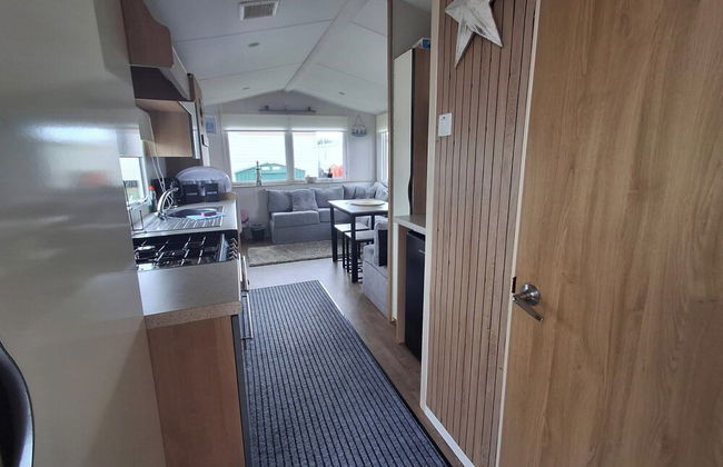 Meadow View 3-bed Caravan - Sleeps 8 - Petfriendly - Foto 16