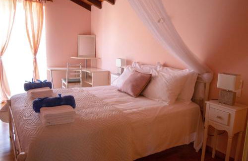 The Red Bougainvillea Apartments - Foto 16