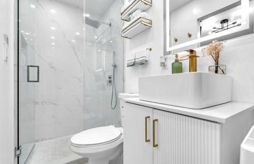 CasaMia Private Studio Near Wynwood & Design District w Free Parking & Bikes - Photo 19