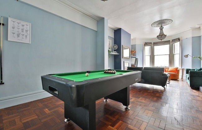 4 Bed House with Pool Table & Parking - Foto 1