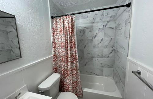 Cozy 3-Bedroom, 1-Bath Home Close to Fort Sill - Foto 17