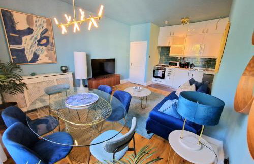 Gorgeous Hyde Park Home with Lift-Elevator Access & Nice View - Foto 1