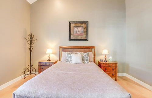 Marina, Pool and Balcony Modern Spring Lake Condo - Foto 8