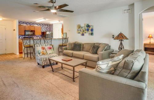 Tavares Retreat with Covered Patio and Private Yard - Foto 10