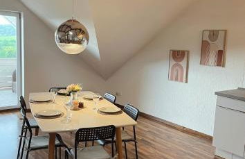 110 qm Stadtnahe Oase im Grünen - Foto 1