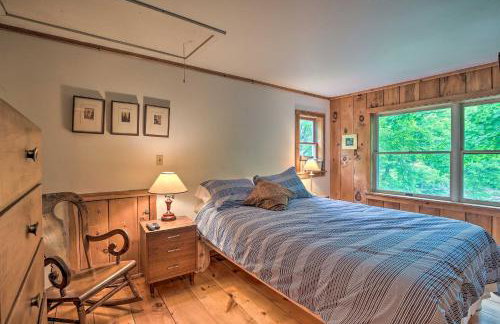 Berkshire Riverfront Ski Cabin Close to Hiking! - Foto 22