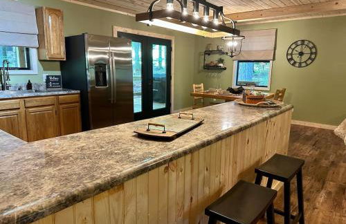 Laurelwood Luxury Cabin Hot Tub - Photo 30