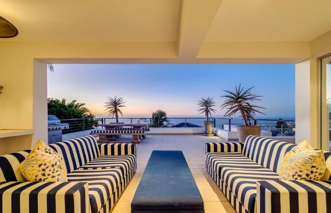 Immaculate Camps Bay Villa w Jacuzzi Views Pool Villa Grenache - Photo 3