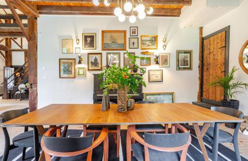 Unique Fully Restored Landmark Barn in Hudson - Foto 72