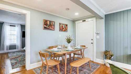 Walk to Constitution Beach Mid-Century Boston Gem - Foto 2