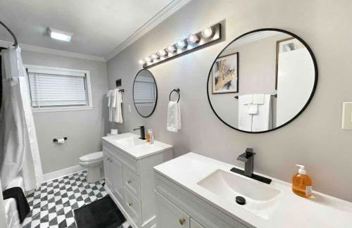 Decatur Home - Chic Comfort Family & Fun - Photo 22