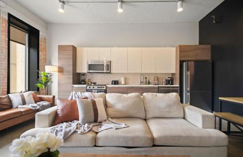 Beautiful Downtown Apartment with Pool, Laundry, Parking - Foto 15