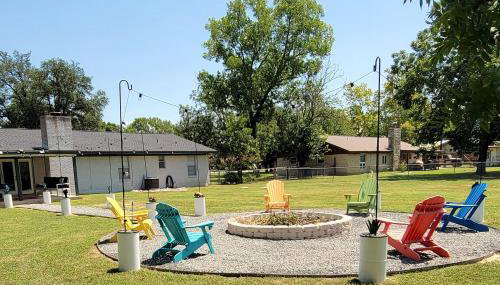 Eclectic Country Home - Photo 2