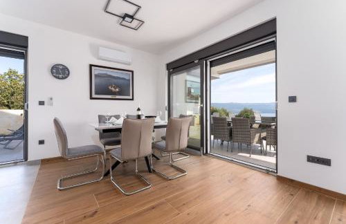 Villa Rosemary -semi-detached villa with a pool and a panoramic view, close to a sandy beach - by TRAVELER tourist agency Krk - Foto 17