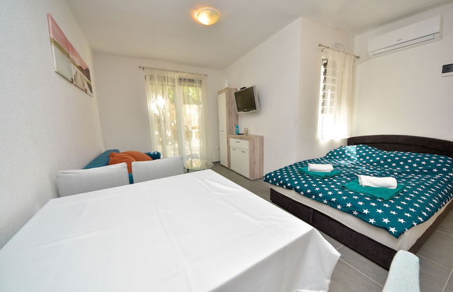 Apartmani Robi i Kristina - Photo 41