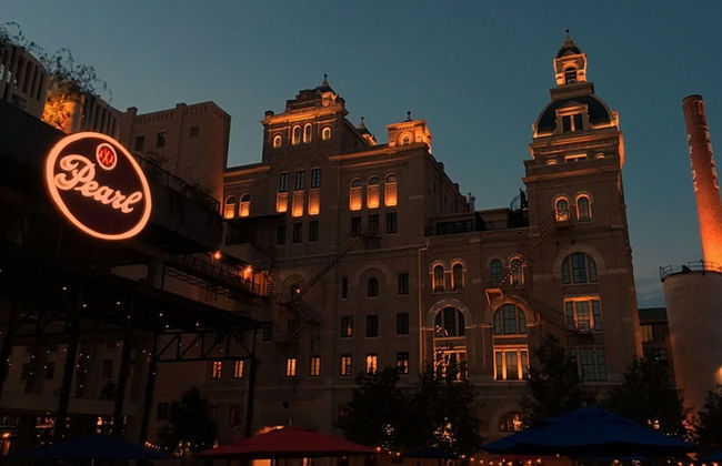 Seize the Moment 4BR 3BA Gem w Downtown Views - Foto 39