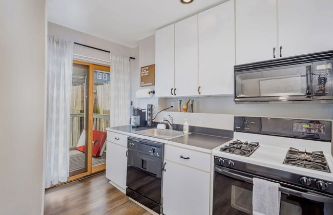 Cozy Cottage In The Heart Of Hyde Park 1 Bedroom Home by RedAwning - Photo 4