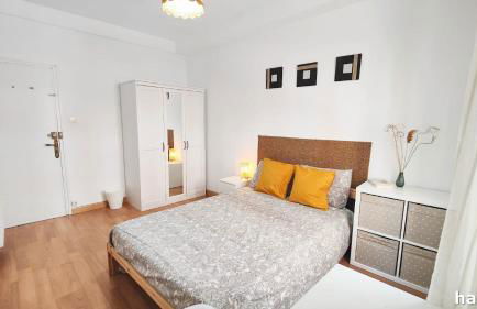 Apartamento con 4 habitaciones recien renovado - Foto 3