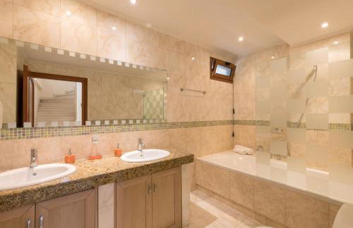 Kassiopi View Villas-Corfu-Villa Eleni,4 bedrooms,large private pool,prime location - Photo 19