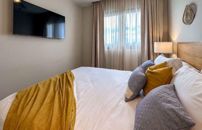 4 Bedroom Beach Penthouse w Private Rooftop - Foto 52