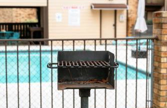 Rest Easy Retreat - 2BR Near SHSU - Pool - WiFi - Free Parking - Foto 15