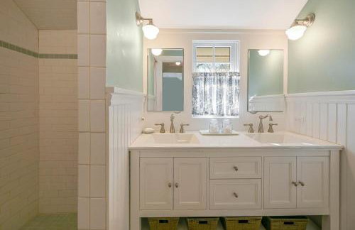 Gorgeous Hamptons Farmhouse - Get the Beach without the Traffic! - Foto 23