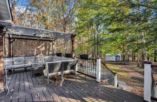 Serene Pocono Escape Hot Tub Lake Access - Foto 12