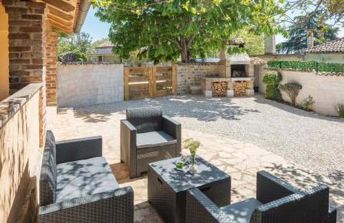 Casa Viktoria with private garden and BBQ - Foto 9