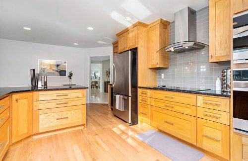 Hillside vacation next to Overland Park Kansas nature trail grill and fun - Foto 34