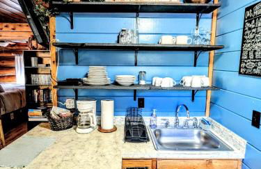 Charming Log Cabin in Tall Pines w Large Deck - Foto 14