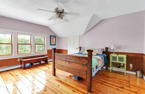 Mountain View Victorian with Convenient Location and Lots of Space tp Play farmhouse - Foto 15