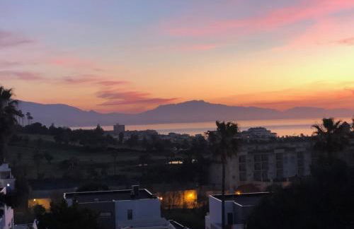 5 Bedroom Villa with HEATED Pool with breath-taking Sea Views, Walking distances to Shops Restaurants Beach - Photo 26