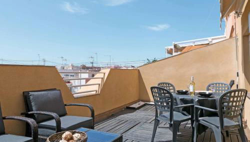 Attic Valencia Beach - Photo 2