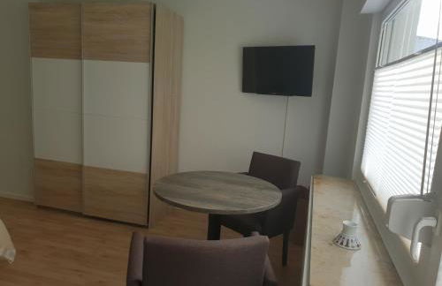 MESSE CGN-DUS Studio-Wohnung für 2-4; Zumietung bis 8 Personen möglich - Foto 2