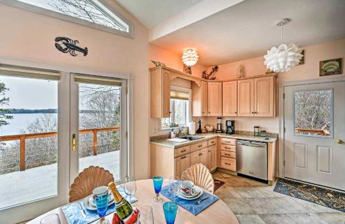 Oceanfront Sullivan Cottage on 6 Acres with Kayak! - Foto 11