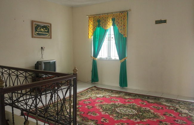 Villa Abdi Cipanas with Swimming Pool - Foto 9