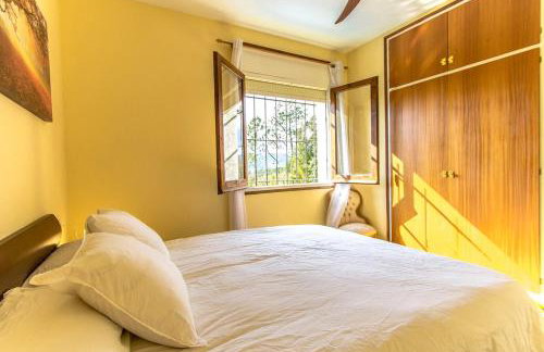 Catalunya Casas Unique Costa Brava Abode with train access to BCN - Foto 62