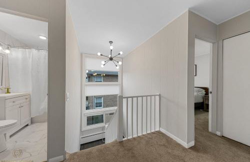 Northside FAMLYNEST Lincoln Sq 4BR 2BA 2P Rare find - Photo 8