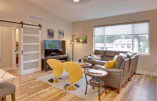 Anchorage Apartment with a View about 3 Mi to Airport - Photo 3