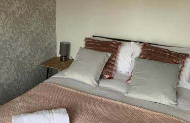 The Snug, ideal for sporting events and city breaks, hidden nook in the Heart of Newcastle, with parking, Wifi, Smart Tv, close to all local travel links - Foto 8