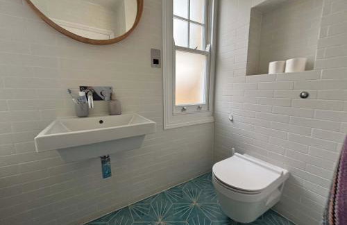 Stunning 3 Bed Victorian House - Idyllic Location - Foto 29