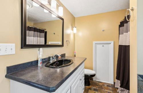 Sunset Haven - Lakeside Retreat in GOTL - Foto 38