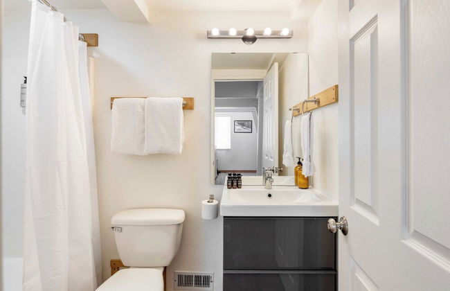 Chickaree & Chickadee Buyout by Avantstay 2 Sister Cabins - Photo 39