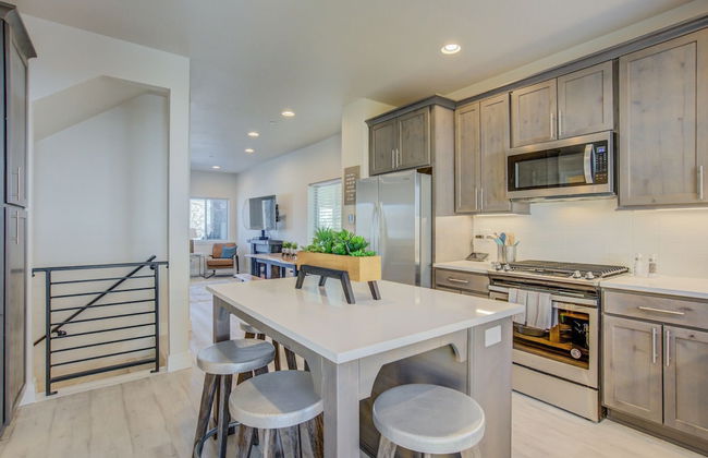 4BR Mnt Viewsmodern Urbanityrooftop Patio - Foto 21