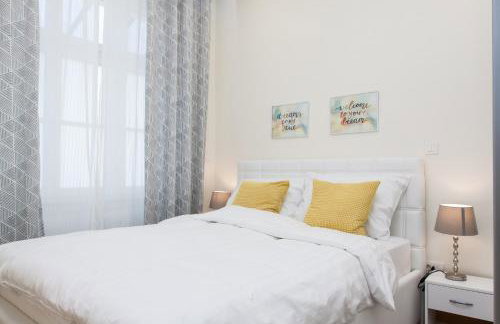 Luxury Main Square Apartments - Photo 14