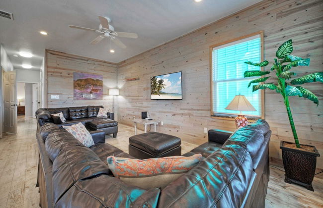 6bdr, Balcony w/ Bay View, Shared Pool + Boat Dock Keeper Red by Avantstay - Foto 7