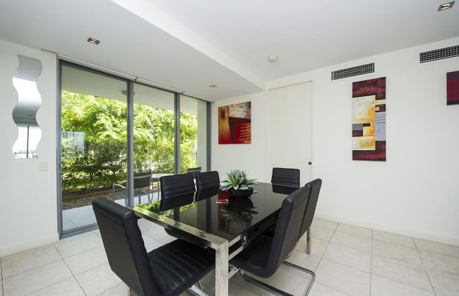 Blue on Blue Apartment 914 - Photo 7