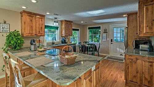 Riverside Hide-A-Way with Patio, BBQ, Fishing Pier - Foto 3