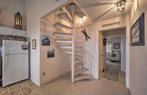 Hike, Fish and Ski Beech Mtn Condo with Balcony - Foto 11